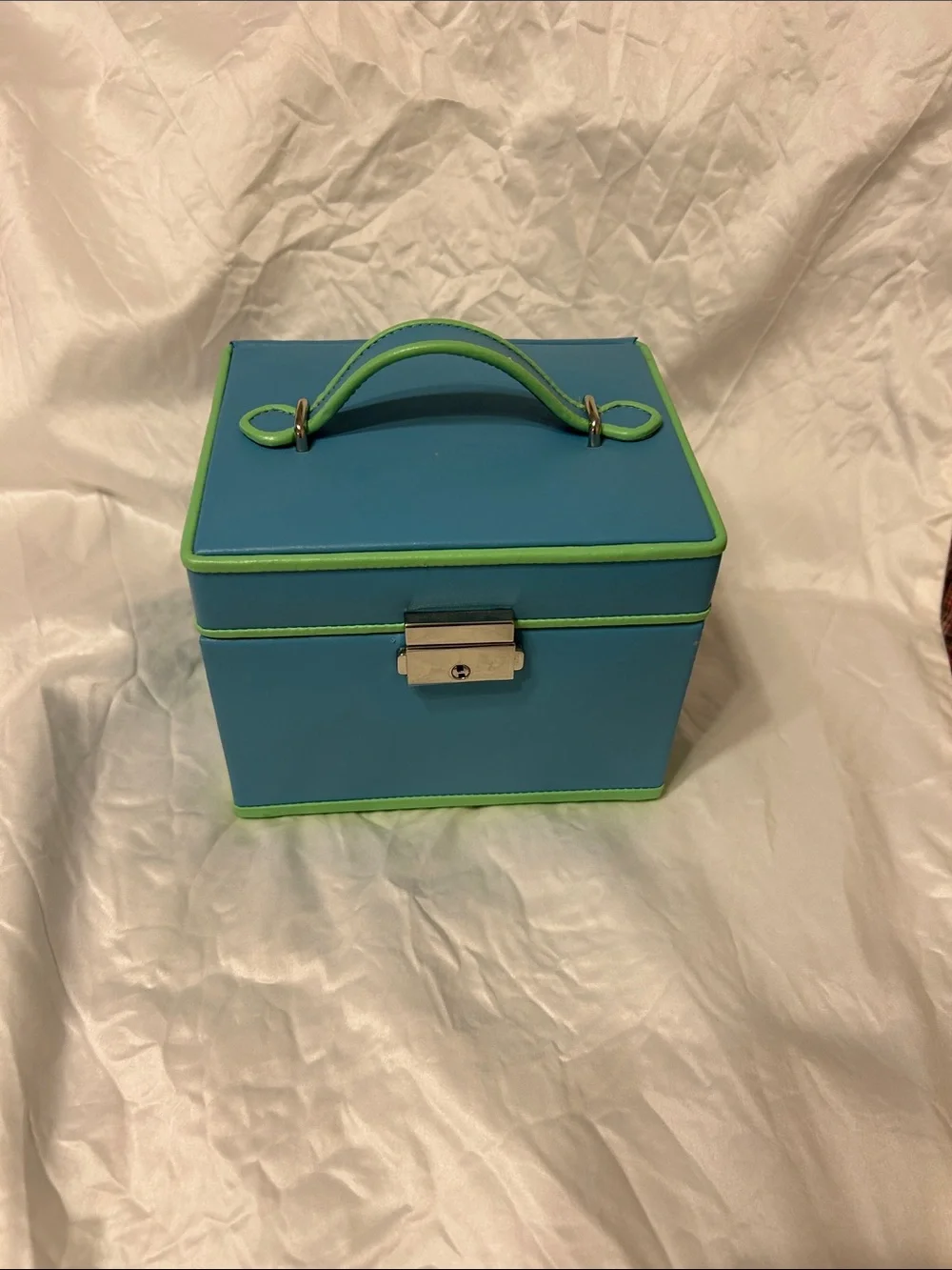 Talbots Blue Jewelry Box with Lime Trim and Top Handle